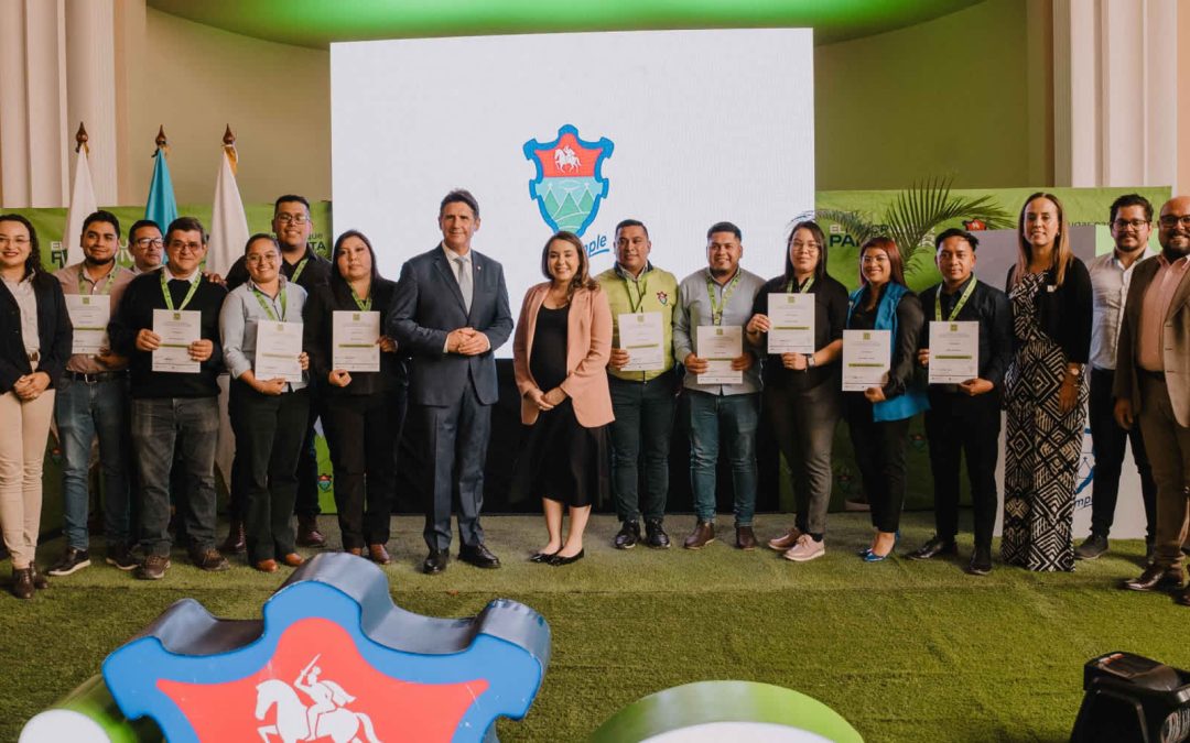 Fundación Carlos F. Novella culmina proceso formativo con 97 líderes de la Municipalidad de Guatemala
