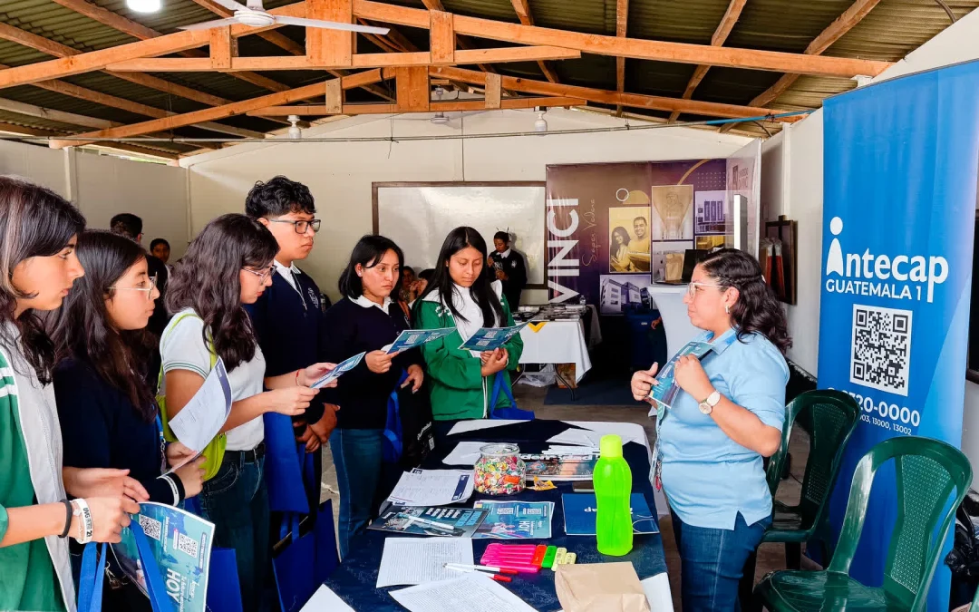 Más de 470 jóvenes conocieron sus opciones de futuro en la Feria de Oportunidades Universitarias 2026 