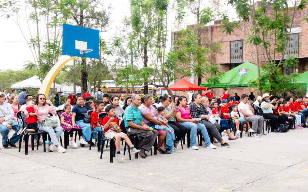 El Día de la Familia une a la Zona 6 en una jornada de arte, deporte y convivencia